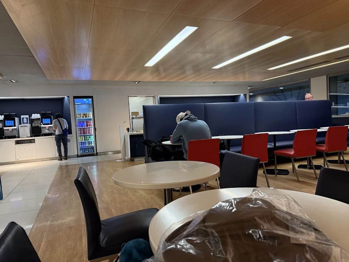 Air France Salon Premiere Paris CDG 2E-K