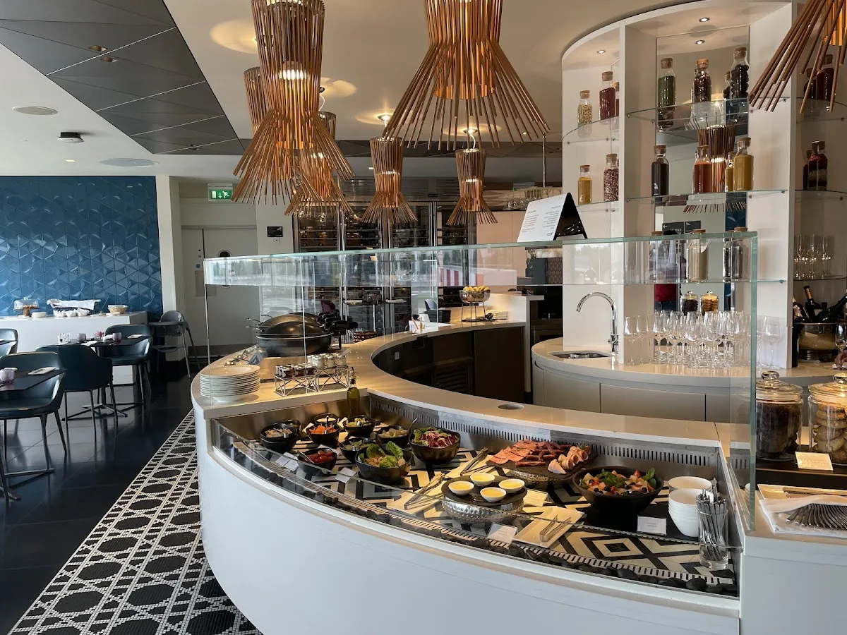 Qatar Airways Lounge London Heathrow