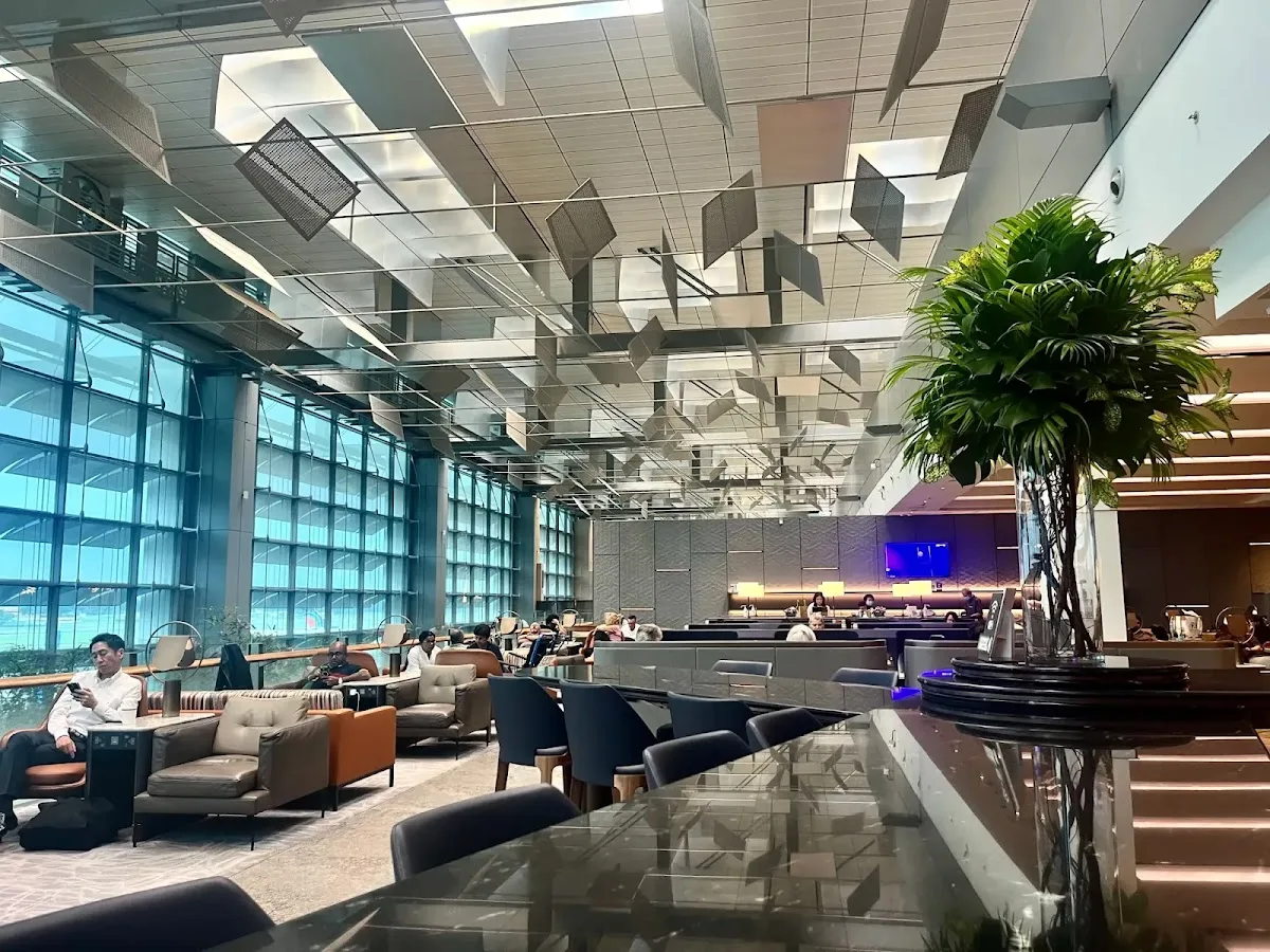Singapore Airlines SilverKris Lounge