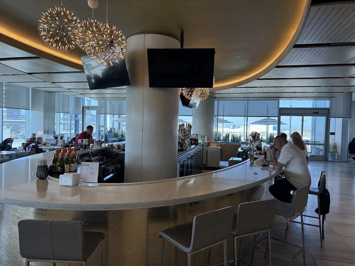 United Club Los Angeles T7